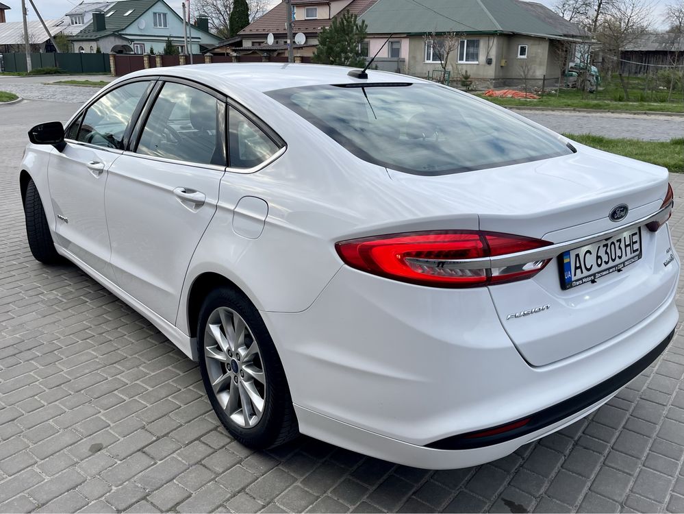 Ford fusion hybrid 2017