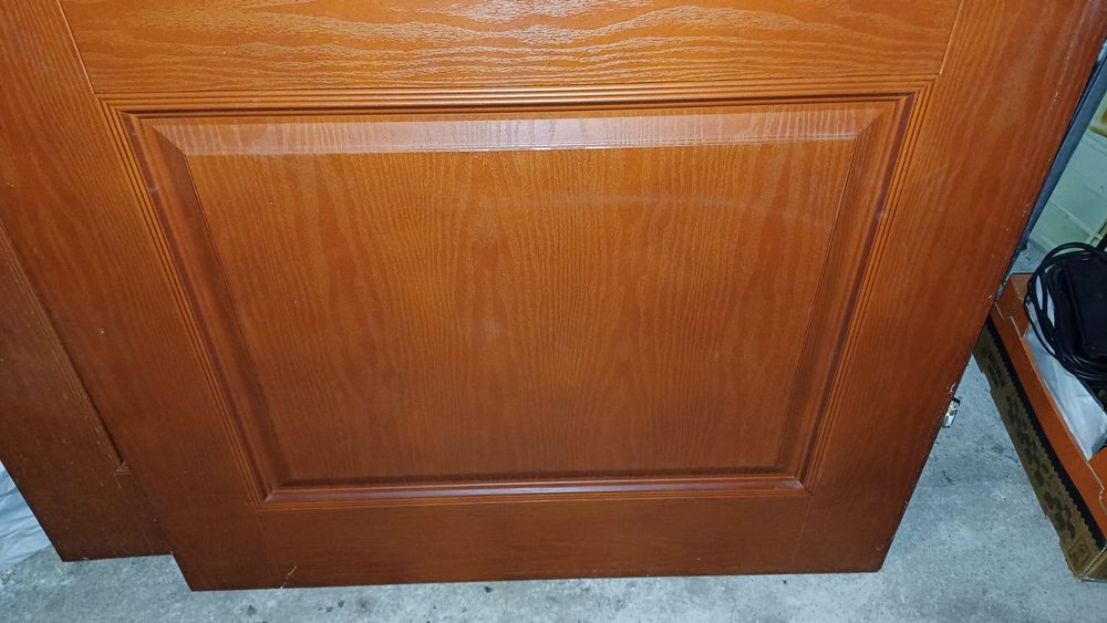 Solidne drewniane drzwi do salonu 90cm prawe