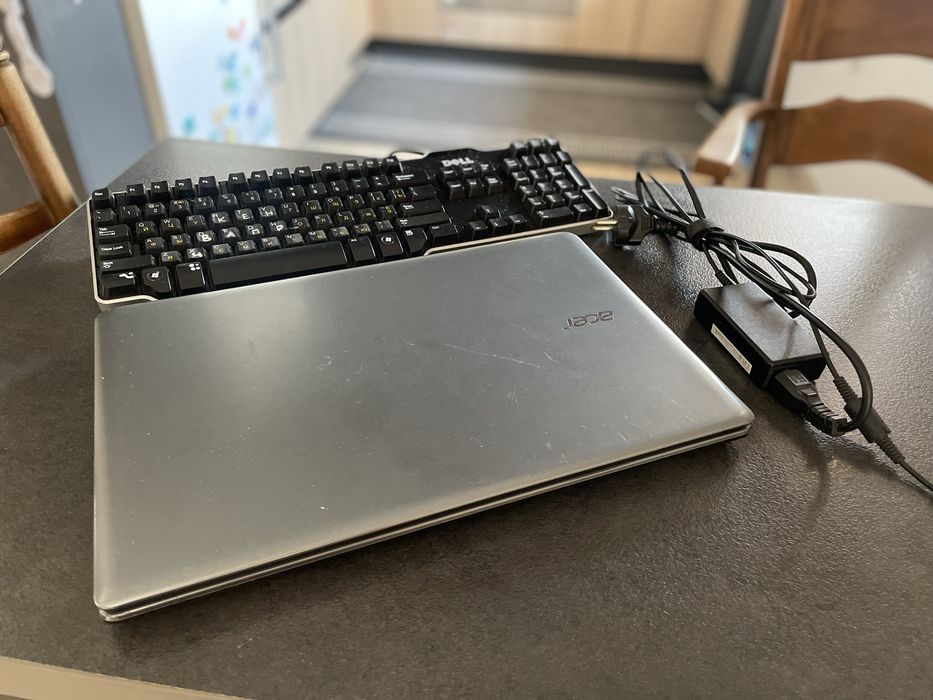 Ноутбук Acer Aspire E1 V5WE2