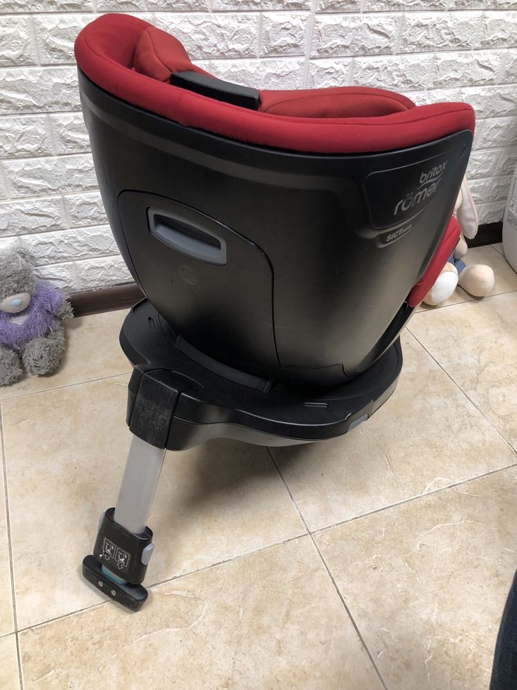Автокрісло Britax Römer DUALFIX M i-SIZE Група 0+/1 (0-18 кг)