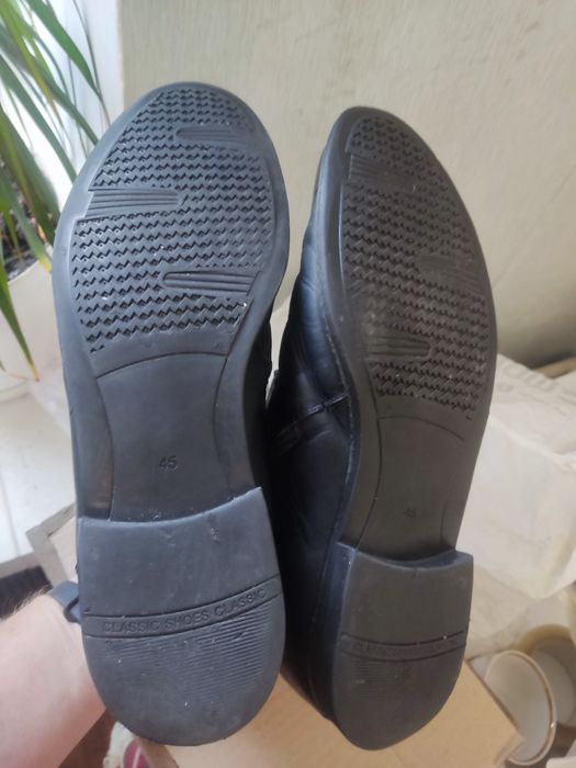 Продам кожаные ботинки Mida, размер 45.