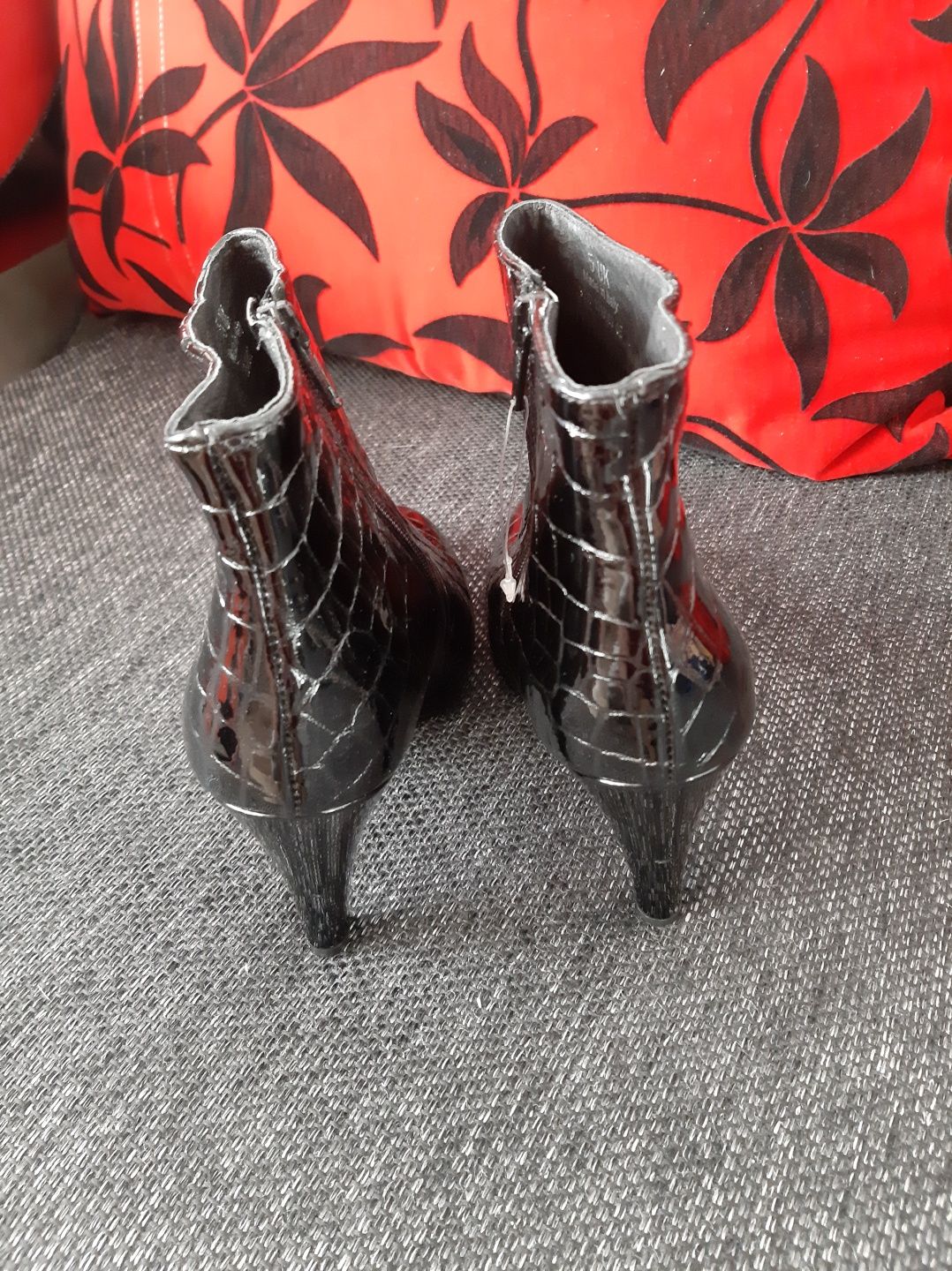 Buty szpilki lakierowane Nowe