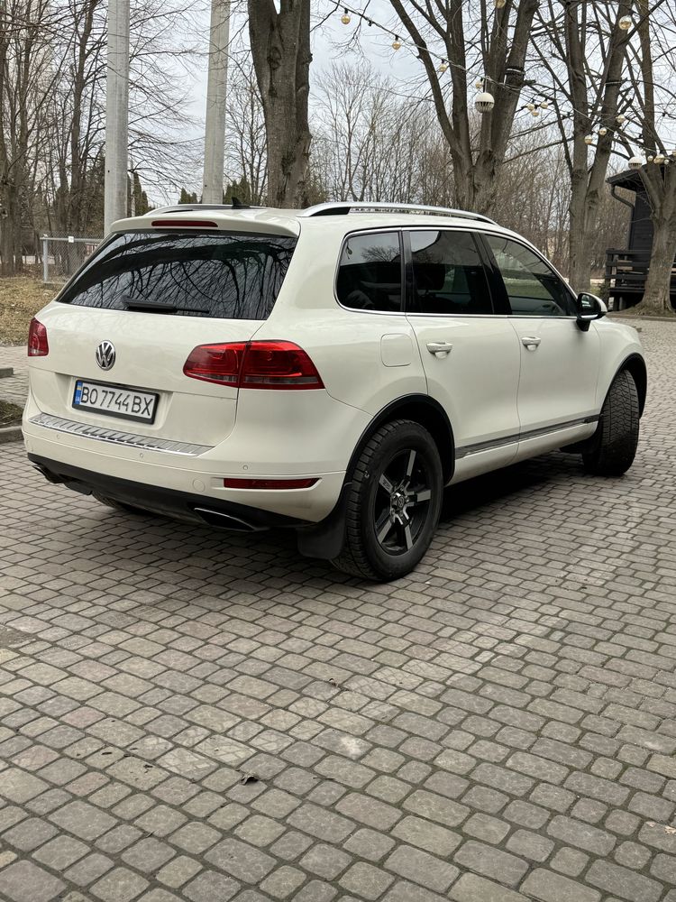 Volkswagen Touareg Exlusive 2011 за 22500$