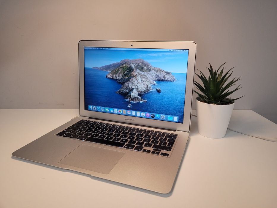 Laptop Apple MacBook air 13" - Intel core i5, 4gb ram, SSD 120GB,