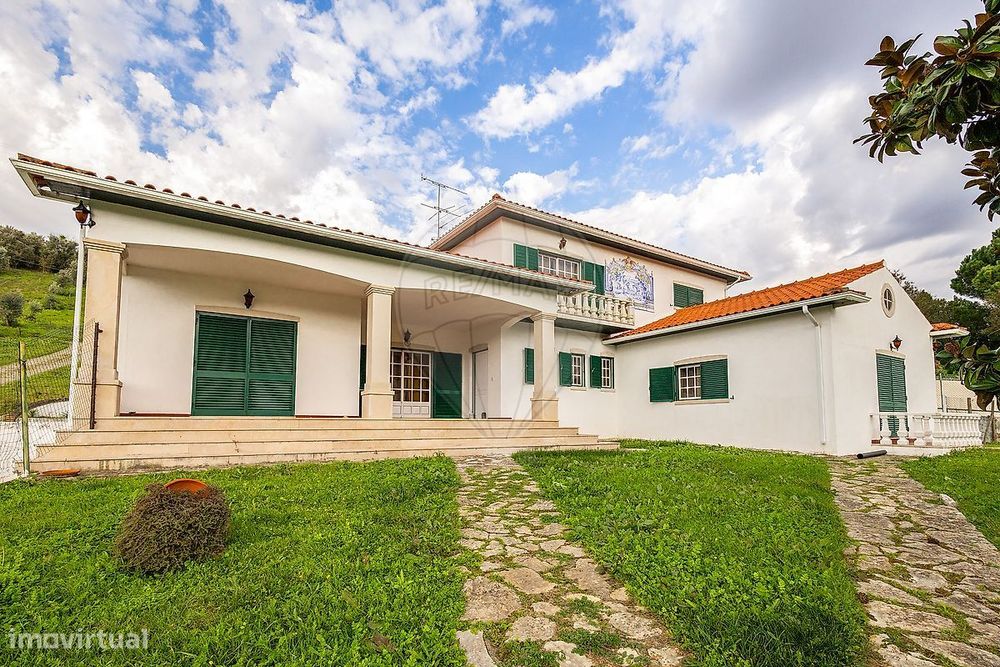 Moradia T4 para venda