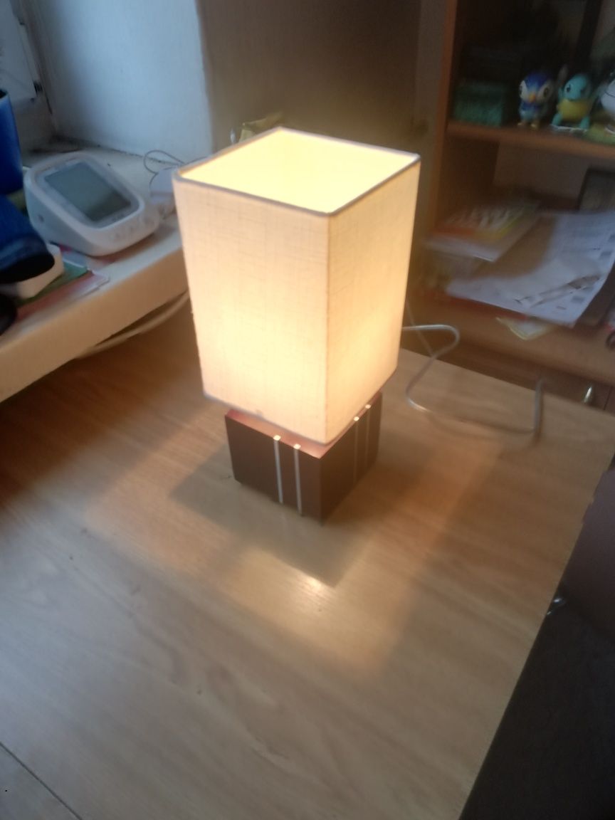 Lampka na biurko z lat PR-elu.