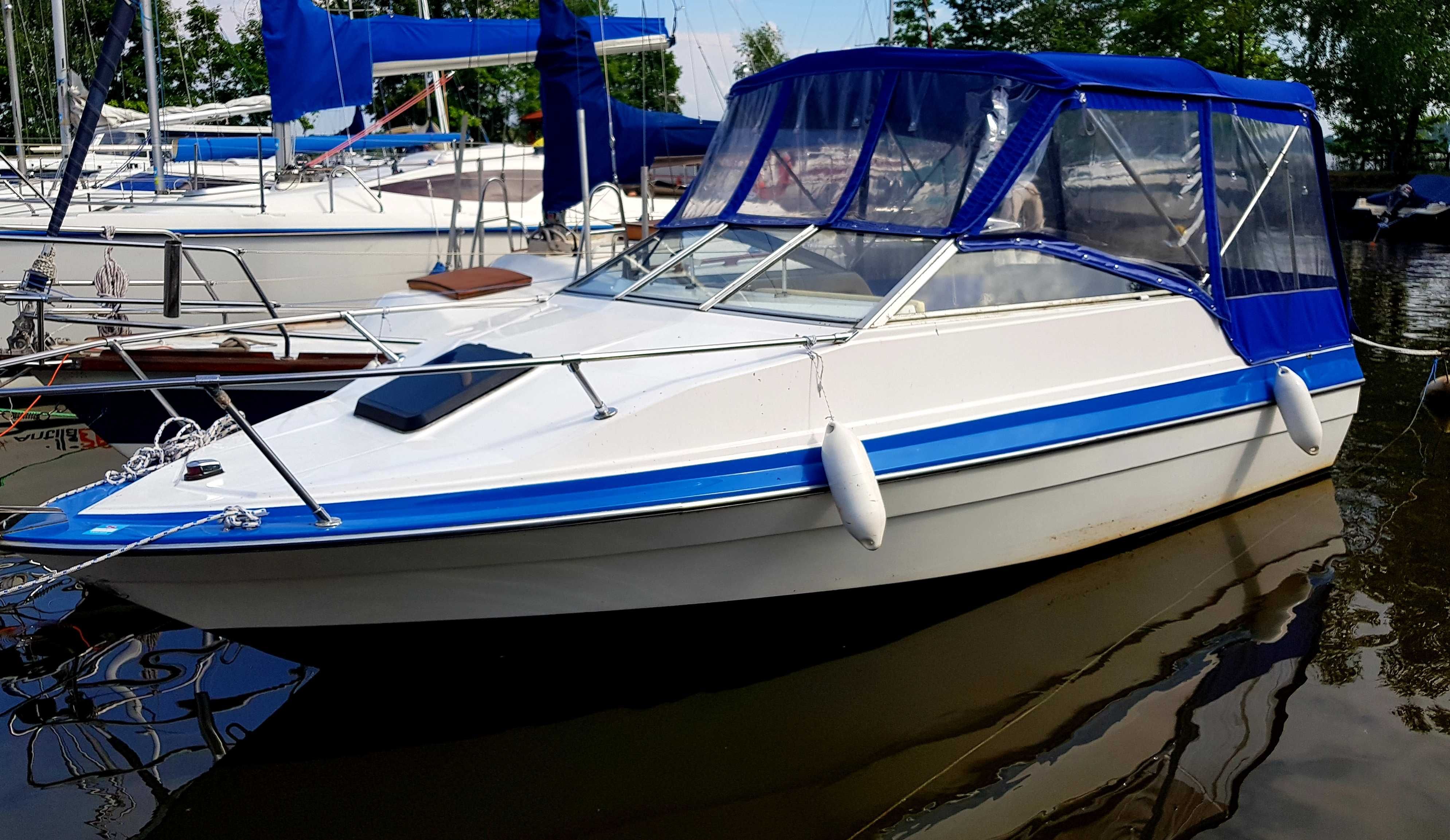 Łódź motororowa kabinowa 74mth Bayliner Capri jacht kabinowy