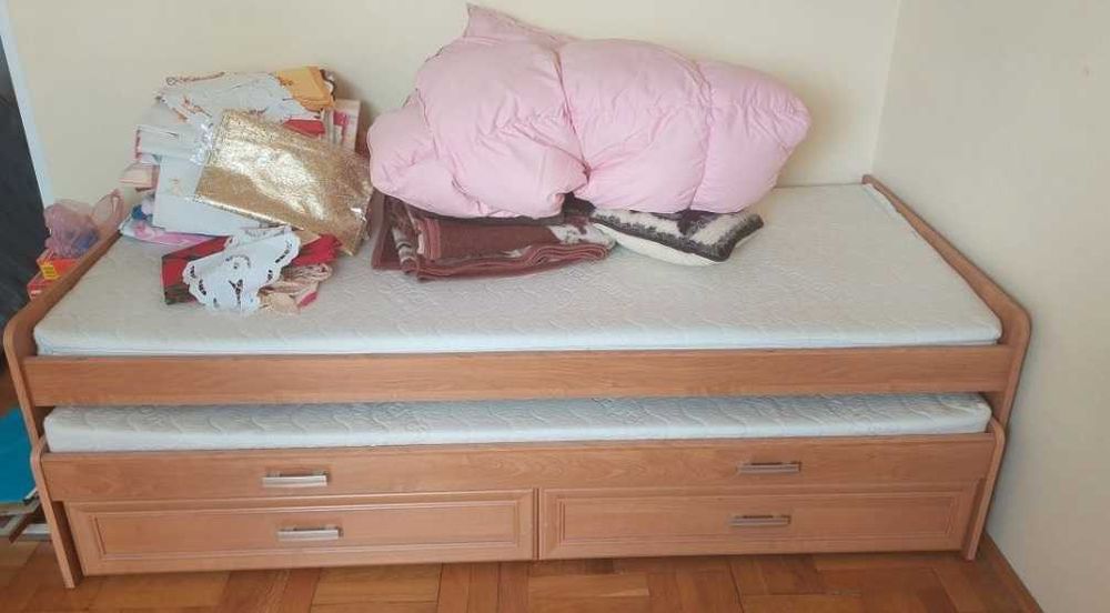 Łóżko podwójne wysuwane z materacami - transport