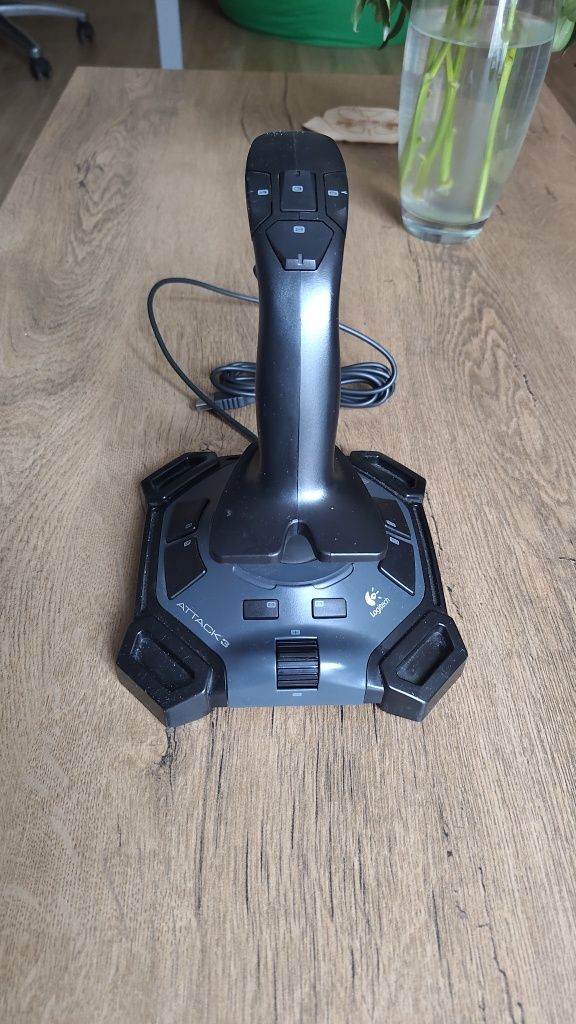 Джойстик Logitech Attack 3