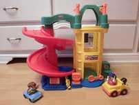 Игровой набор Fisher-price пандусный гараж из серии Little people