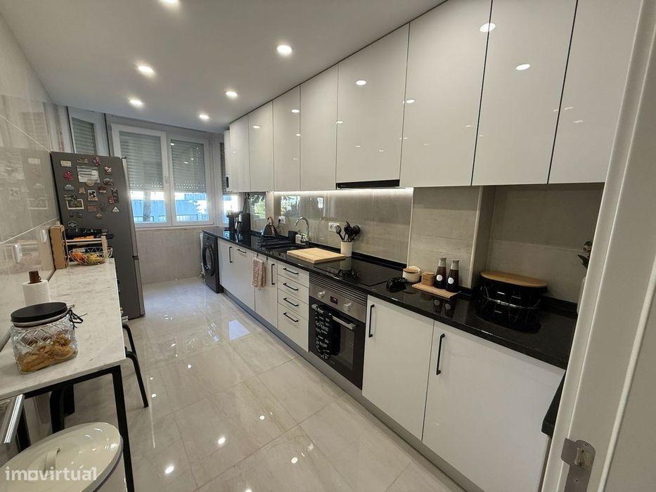 Apartamento T3 Remodelado – Massamá (Quinta das Flores)