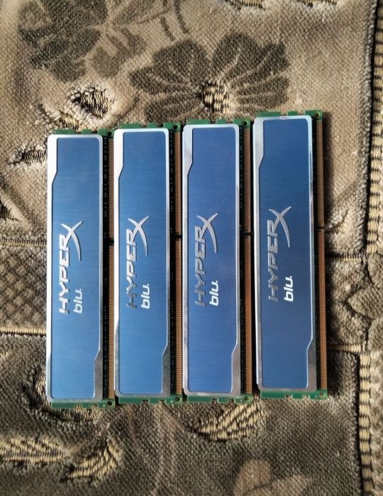 Оперативаная пам'ять Kingston HyperX Blu DDR3(4х4gb)