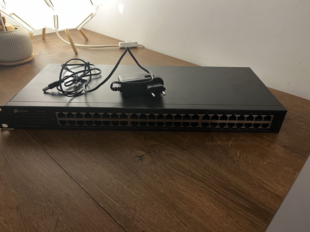 Switch TP-Link TL-SF1048 – 48 portów, sprawny