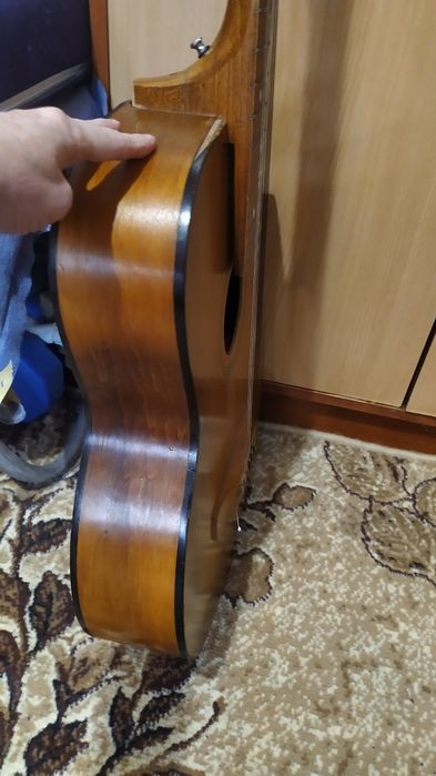 Гітара Чернігівської фабрики