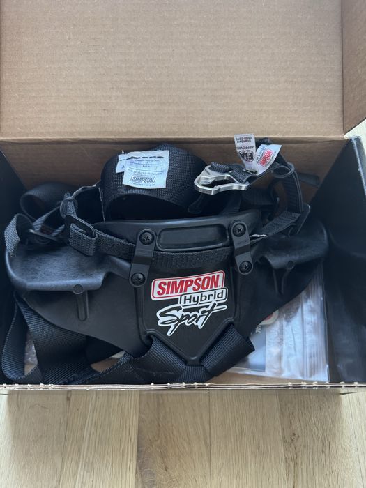 Kołnierz Simpson Hybrid Sport HANS