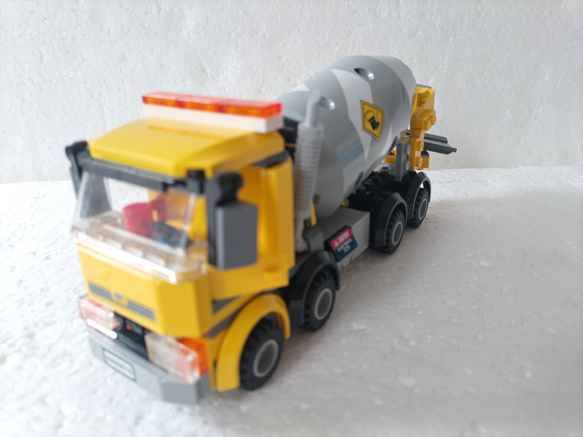 Klocki LEGO betoniarka 60018