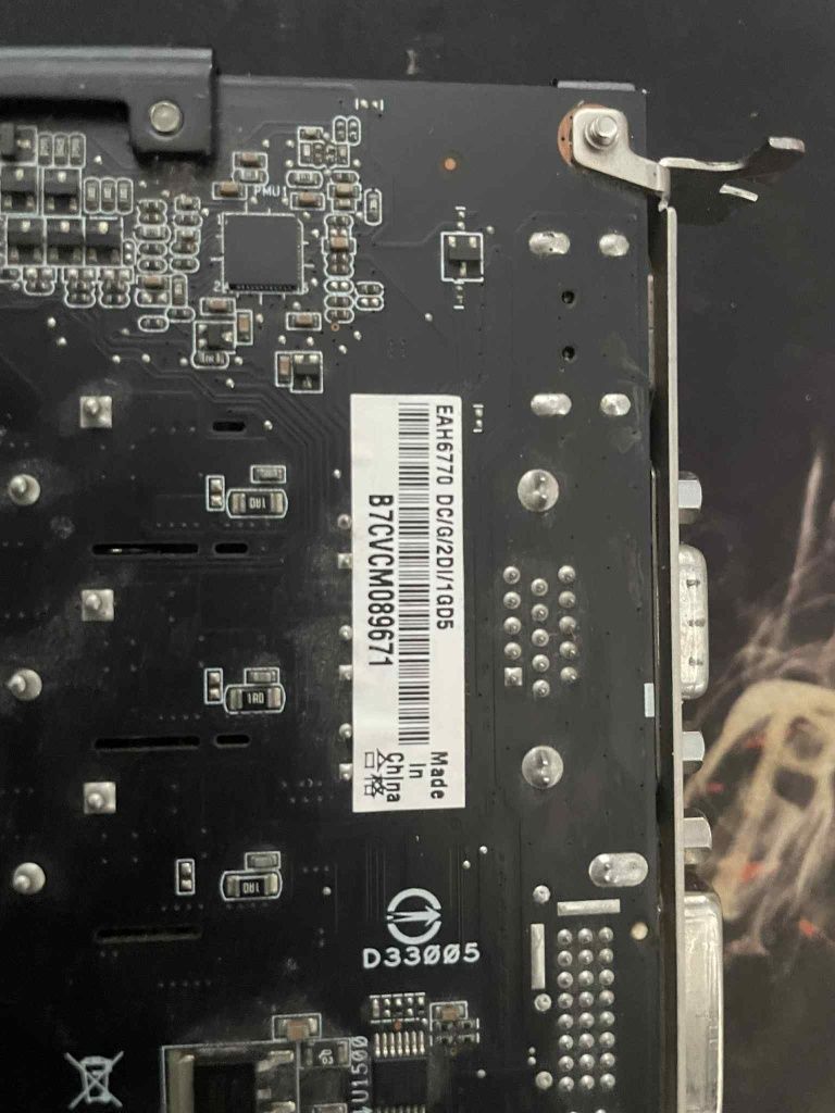 ASUS Radeon HD 6770 1GB