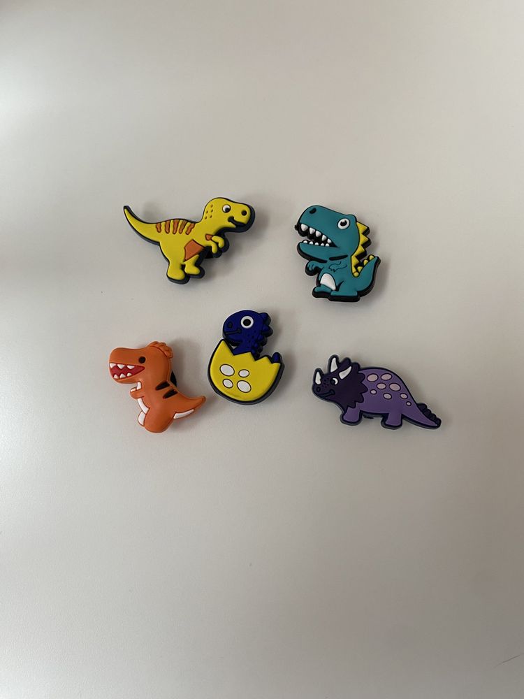 Przypinki jibbitz charms do crocs dinozaury 5 szt