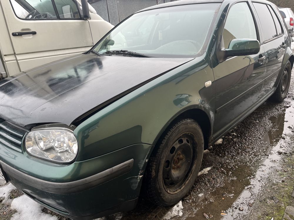 Vw Golf 4 1.6 SR komputer mcpersony lampy  koła fotele drzwi LC6M