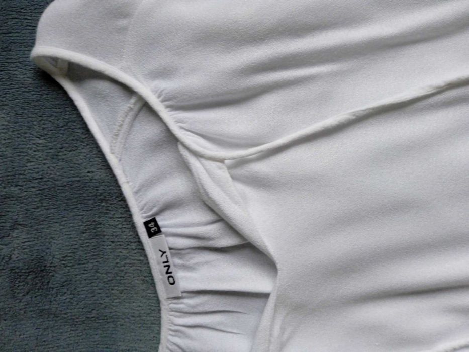 biała bluzka damska