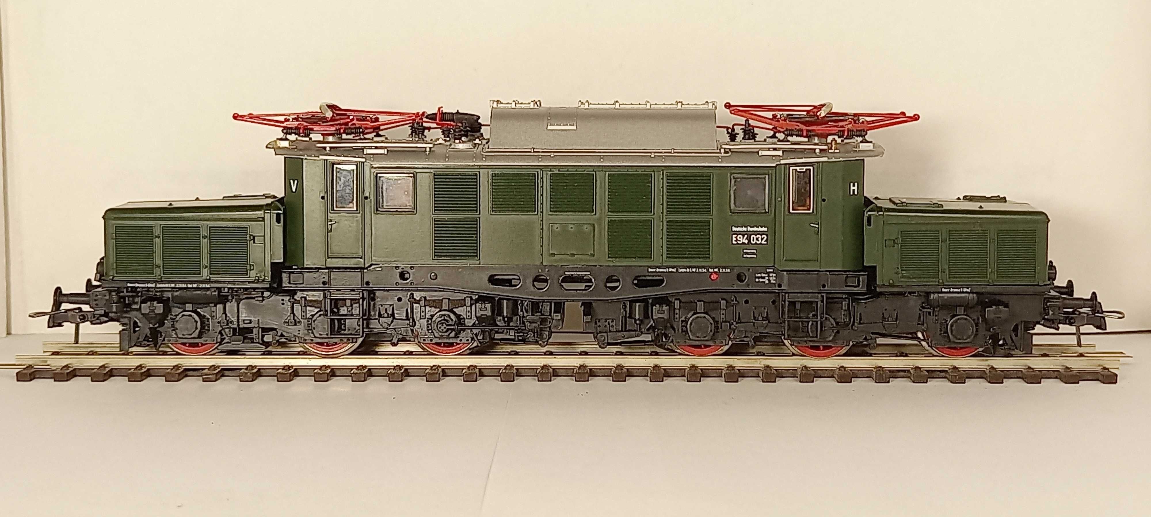 Масштабная модель электровоза Е 94 032 DB пр-во ROCO арт. 63773
