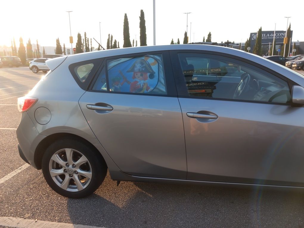 Automóvel Mazda 3