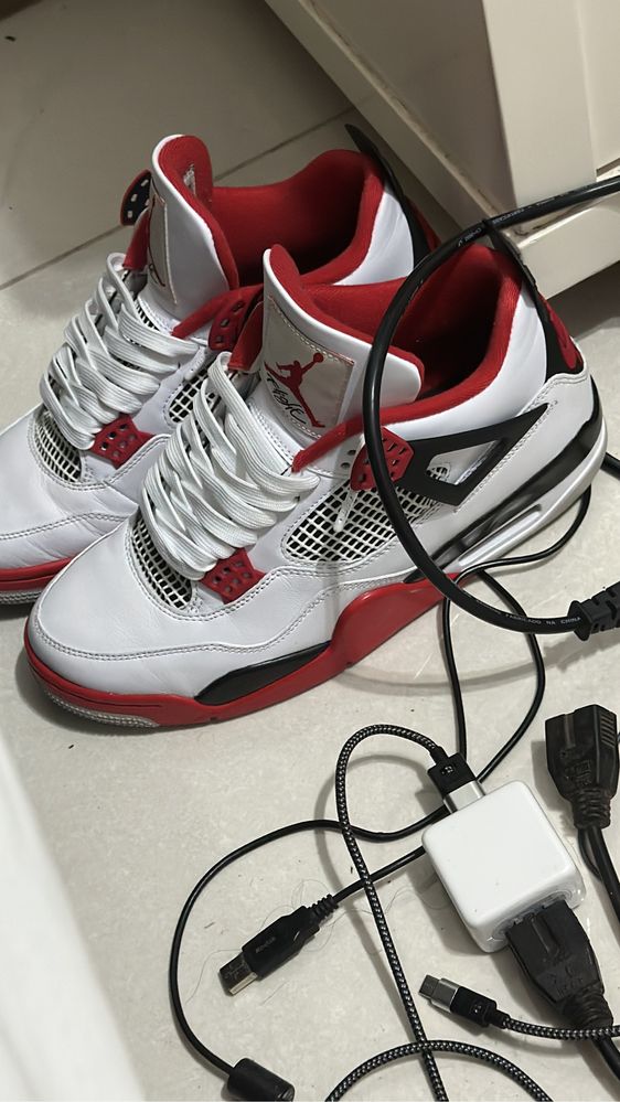 Air Jordan 4 Retro "Fire Red 2020" sneakers