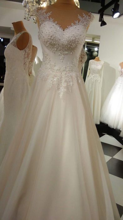 Suknia ślubna ,,Demi'' model L1759