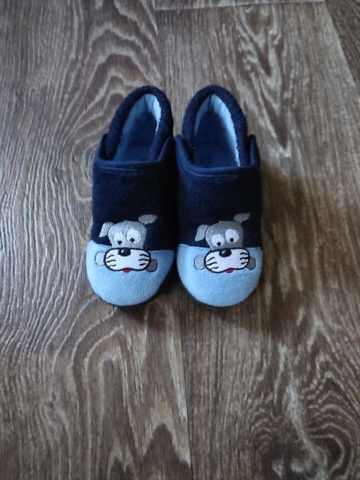 Теплі дитячі тапочки Bobbi Shoes