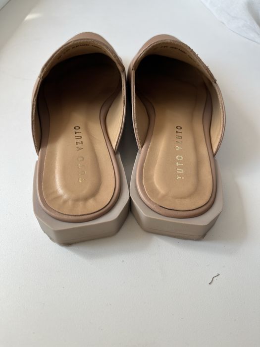 Мюлі (сабо) жіночі бежеві. Шльопанці із закритим носком