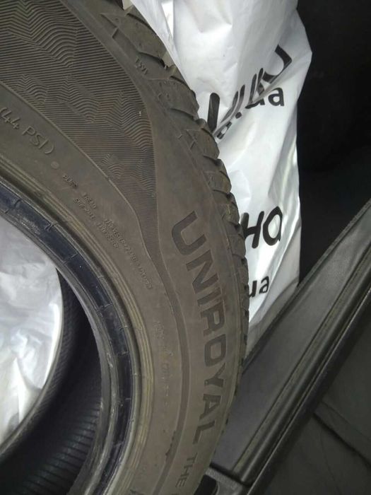 Всесезонні шини Uniroyal R15 175/65