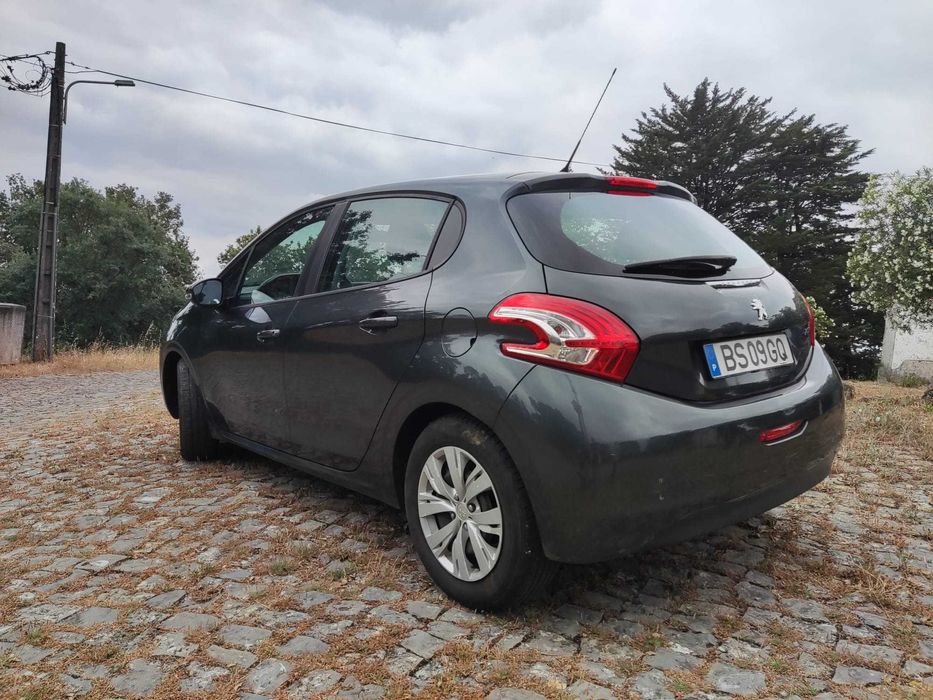 Peugeot 208 1.2 2013