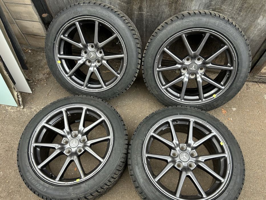 Комплект зимових коліс Tesla Model3 R18 5x114,3 235/45R18