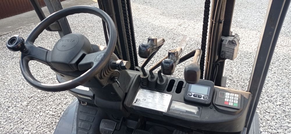 Wózek widłowy Toyota 8 02-08fgf25 2,5 tony