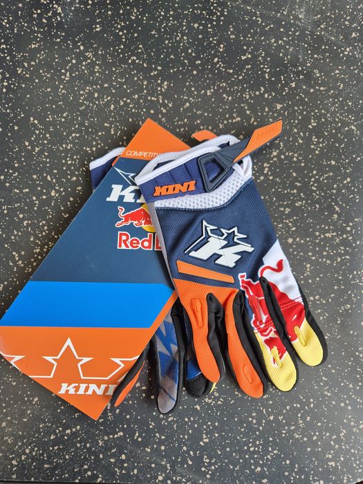 Nowe rękawiczki KINI REDBULL RACING 2025 ROZ m
