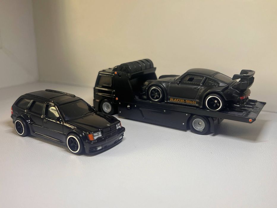 Hot Wheels team transport premium