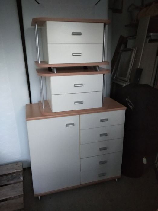 Duża szafa , jak pod zabudowę, porządna!Łóżko kontynentalne! Sypialnia