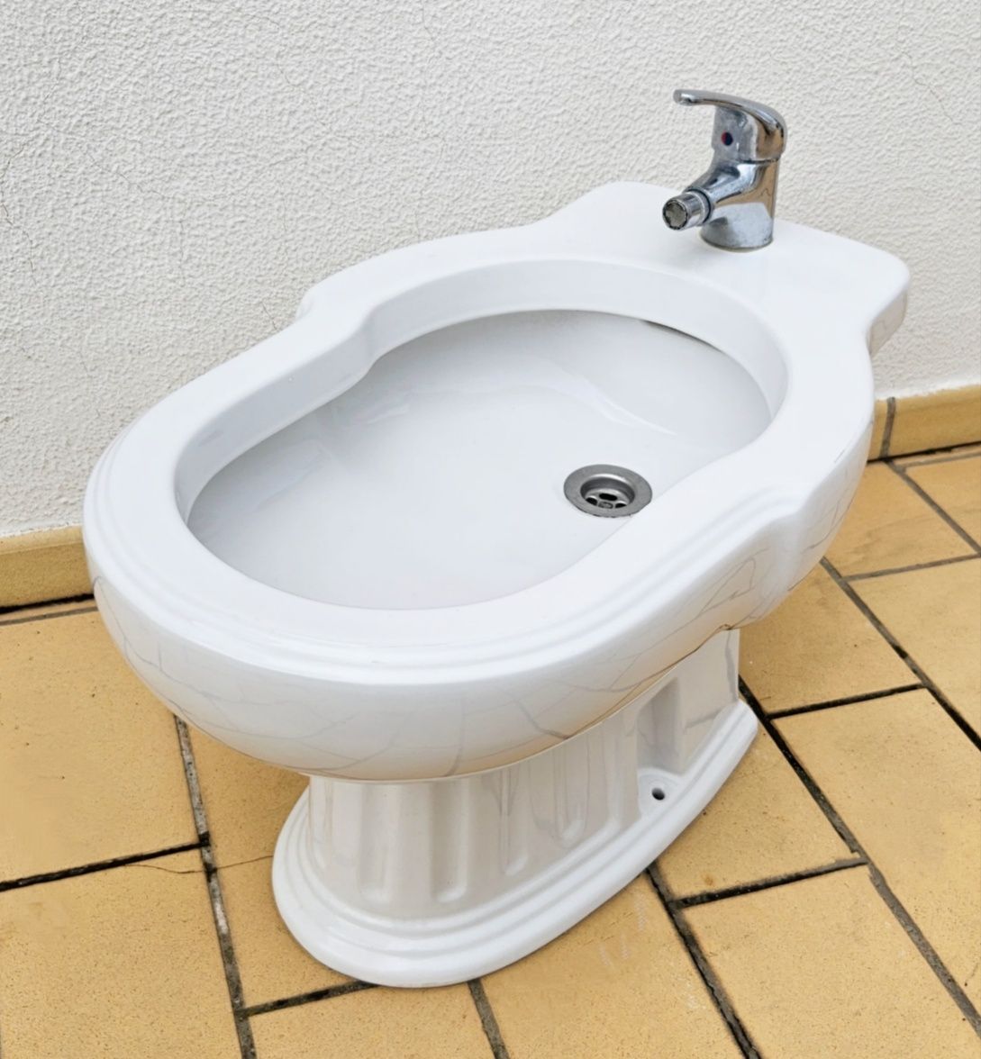 Bidé Sanitana com estilo romano