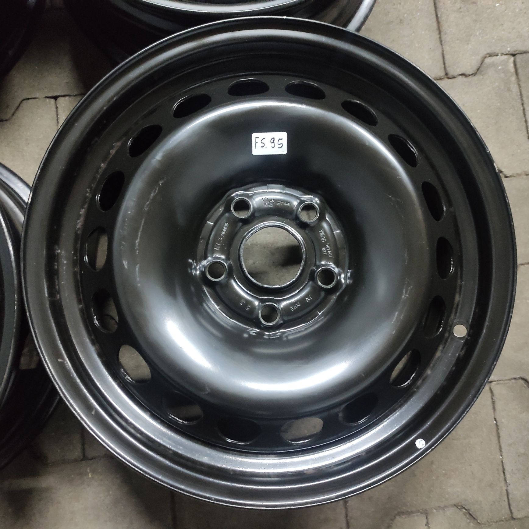 Oryginalne Felgi stalowe T-Rock Karoq Ateca Q2 6Jx16" ET43 5x112 Fs95