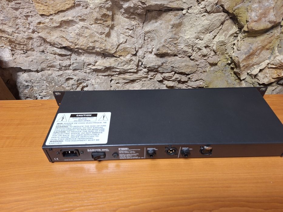 Sabine FBX-1210 cyfrowy eliminator sprzężeń 1x12