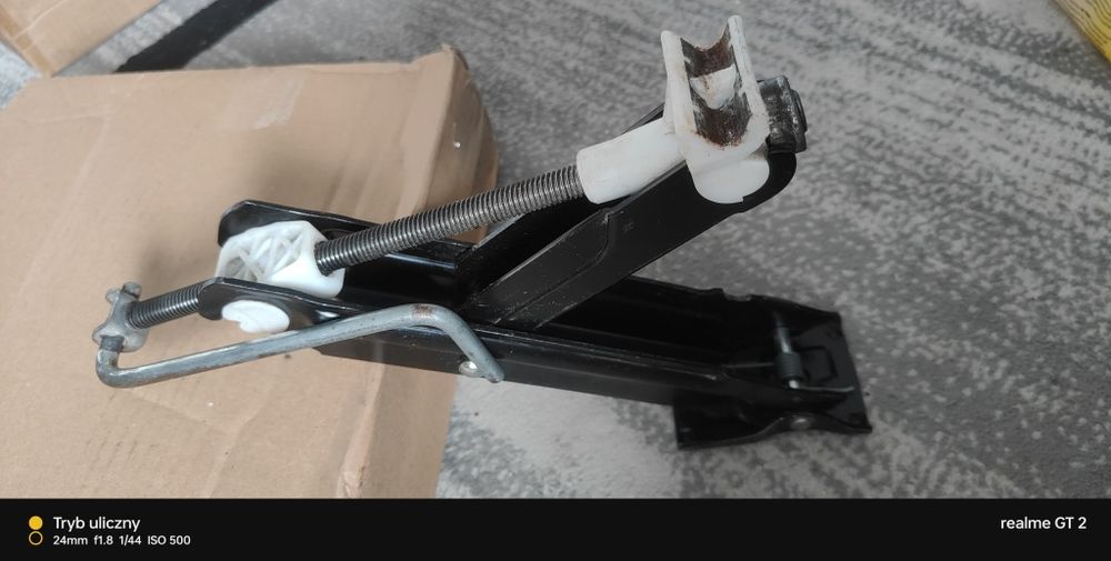 Lewarek podnośnik zestaw klucz do kół