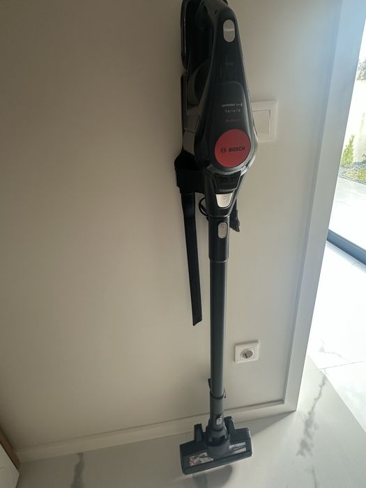 Aspirador vertical Bosch serie 8