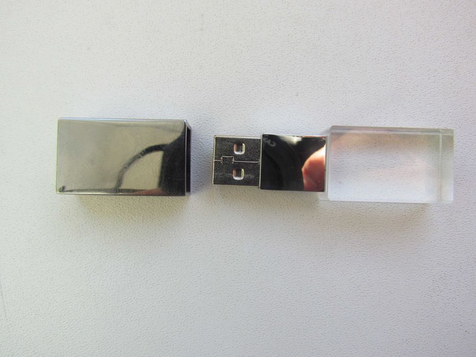 Креативные флеш-накопители 8GB и 16GB новые