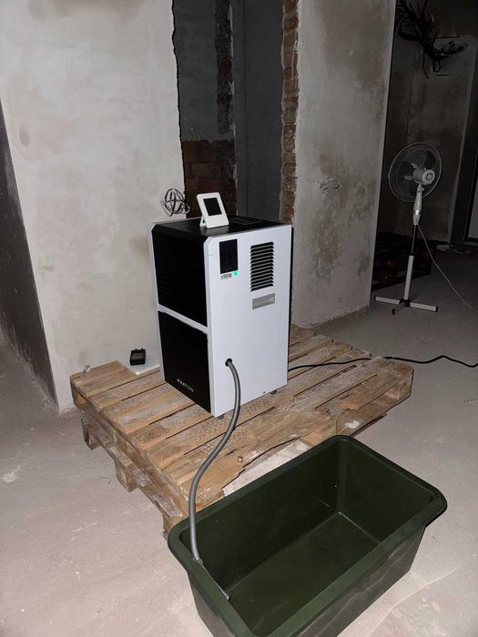 Промисловий Осушувач повітря 60 та 90л оренда