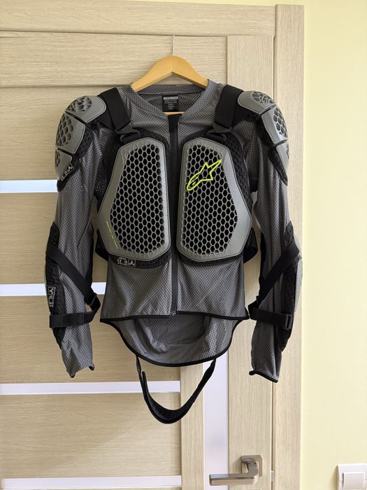 Моточерепаха Alpinestars Bionic Action V2 L