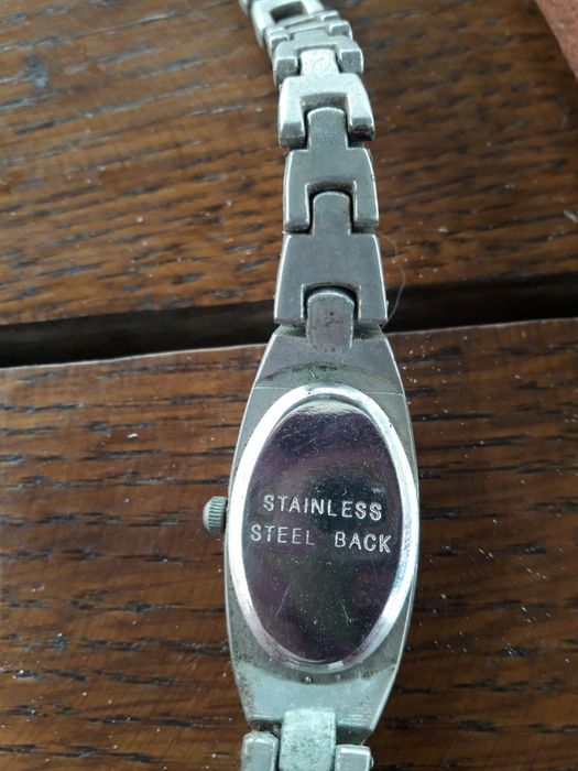 Часы GUCCI кварцевые.