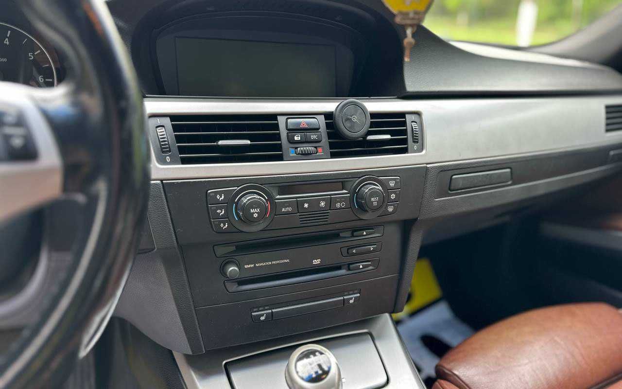 BMW 320 2006 року