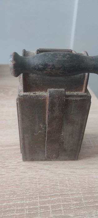 Piękna  stara lampa kolejowa sygnowana