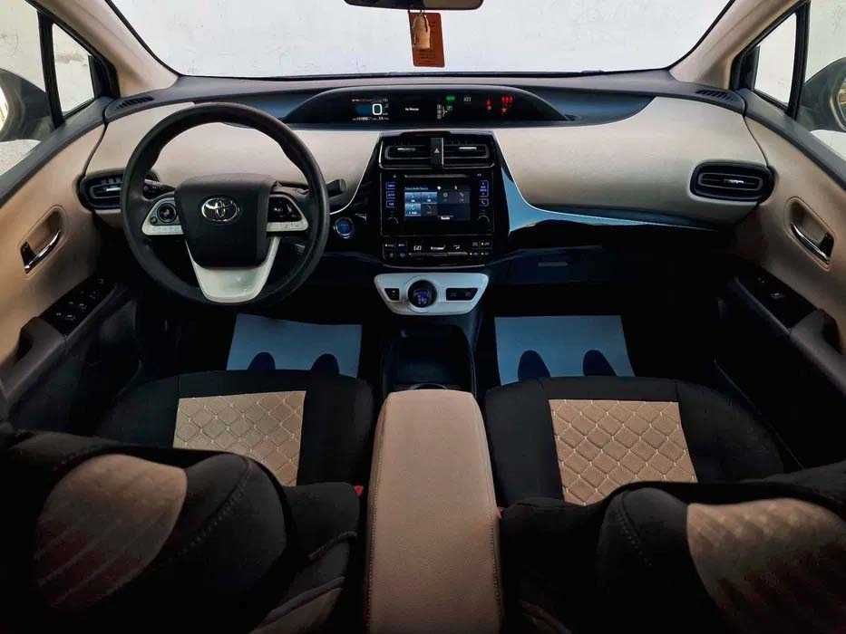 Toyota Prius Hybrid 2017рік 50