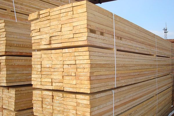 Пиломатеріали соснові брус доска ліс на кришу ліс на дах стропила